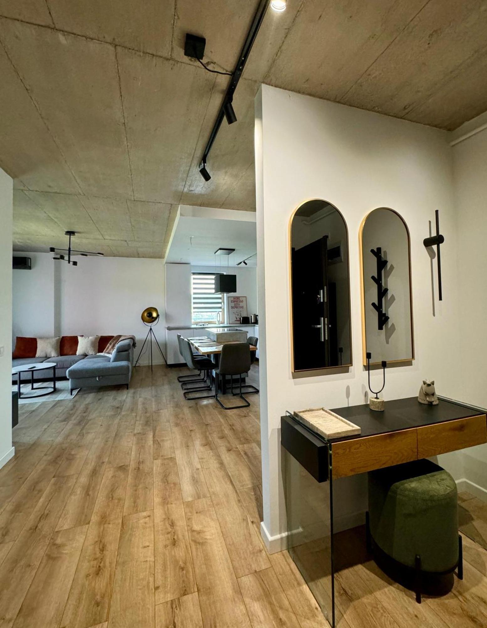 The Perfect Space - New1Bedroom & Parking Targu-Mures Bagian luar foto