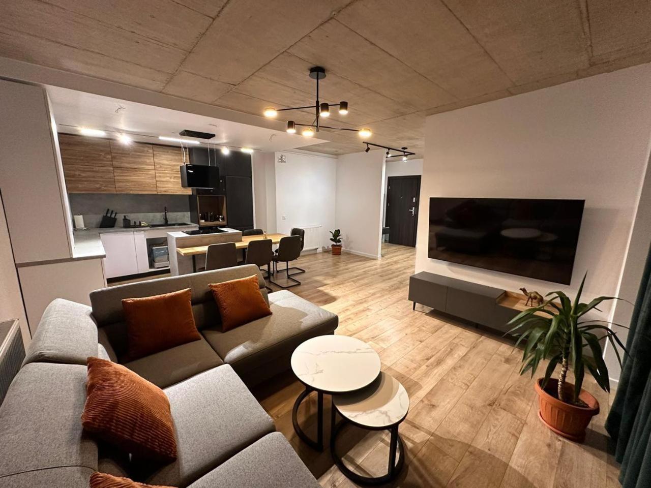The Perfect Space - New1Bedroom & Parking Targu-Mures Bagian luar foto